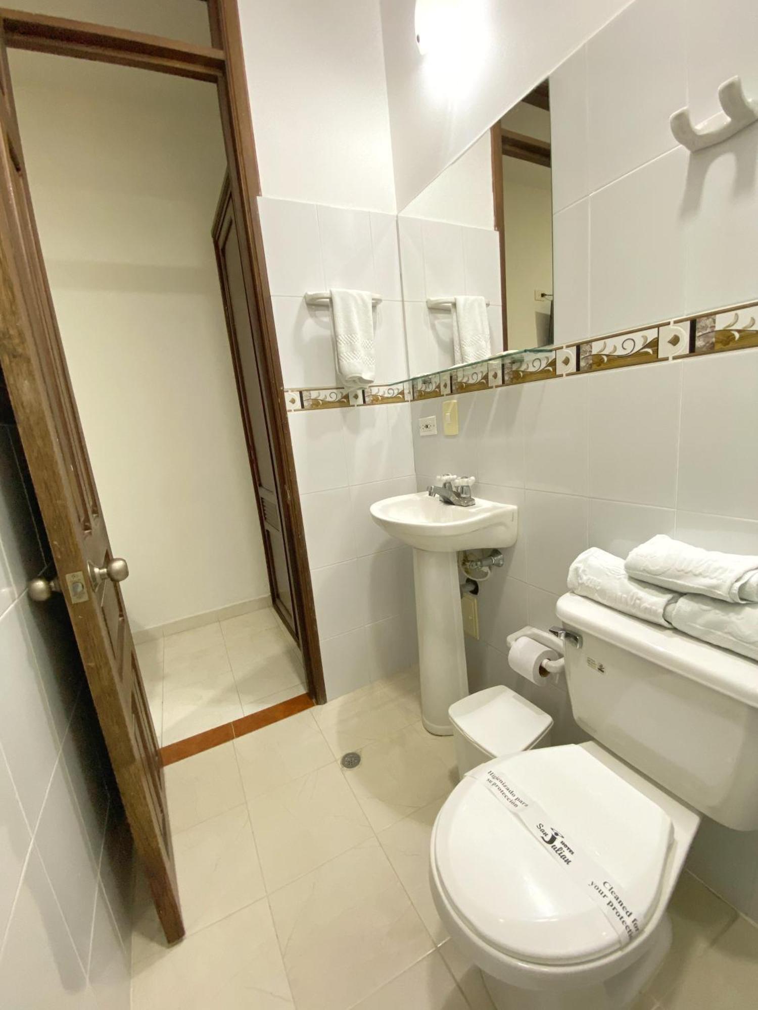 Hotel San Julian Buga Kültér fotó