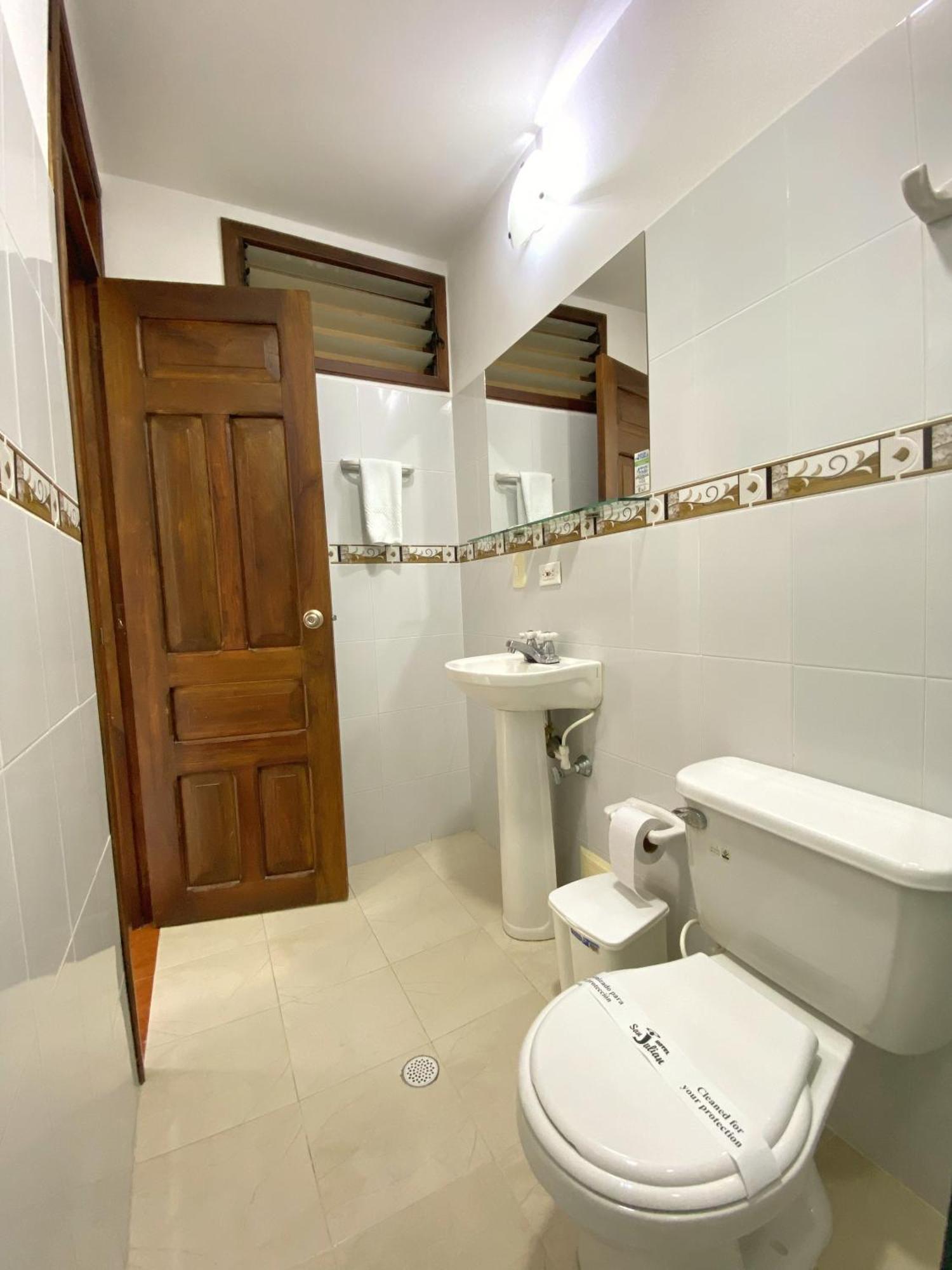 Hotel San Julian Buga Kültér fotó