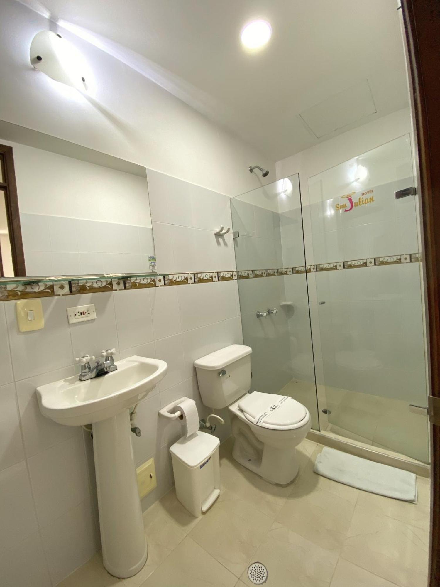 Hotel San Julian Buga Kültér fotó