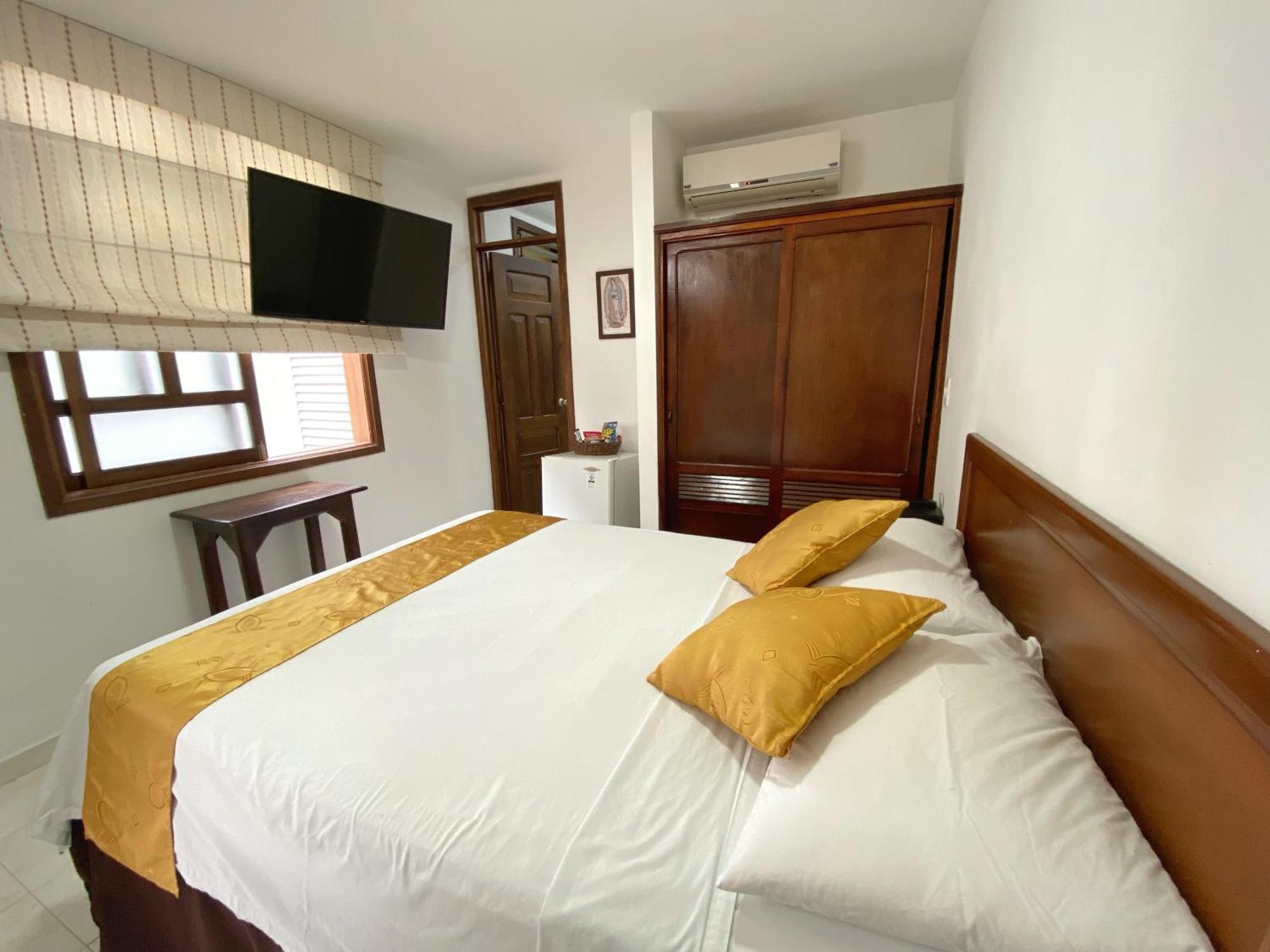 Hotel San Julian Buga Kültér fotó