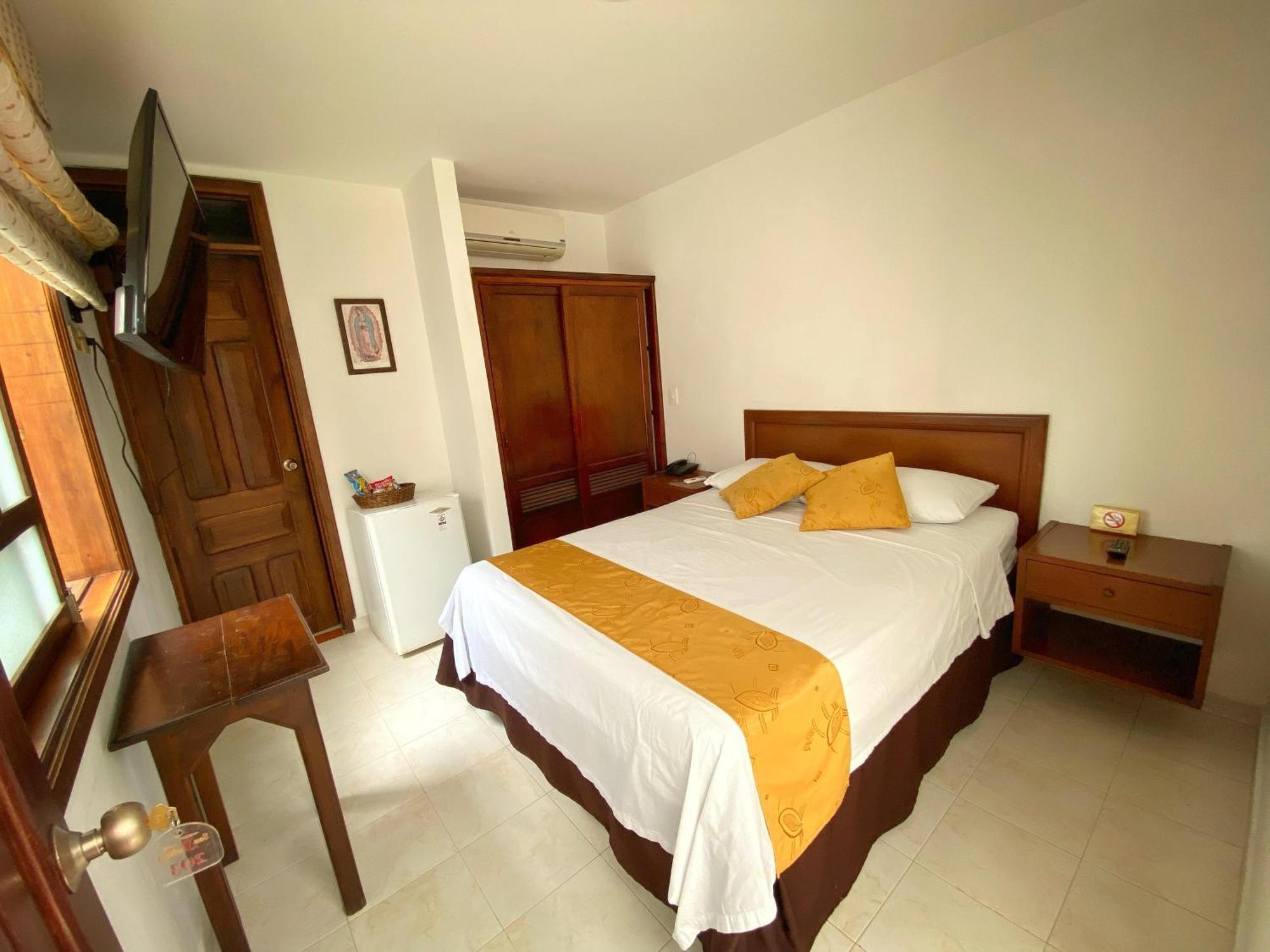 Hotel San Julian Buga Kültér fotó